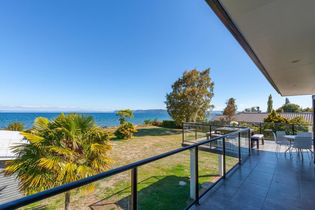 Lakefront Villa - Waitahanui Holiday Home Exterior photo